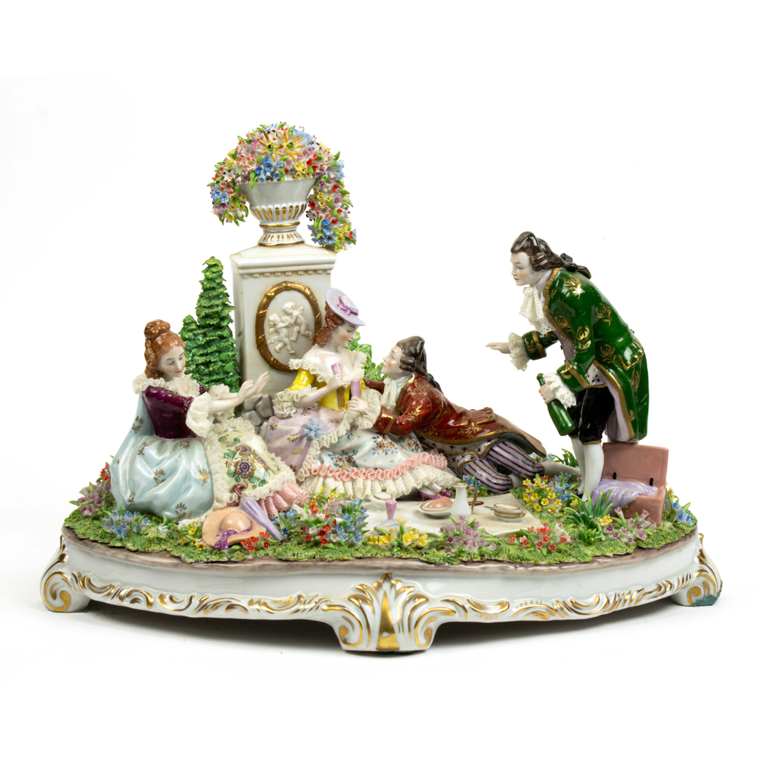 A GERMAN SITZENDORF PORCELAIN
