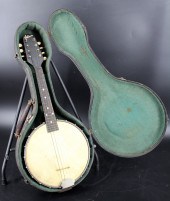 A GIBSON MANDOLIN BANJO JR. IN