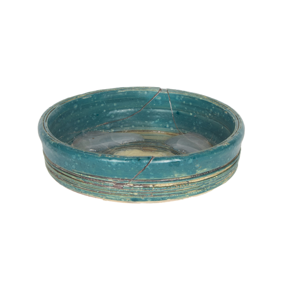 A GLEN LUKENS POTTERY DISH WITH
