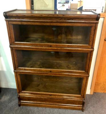 A Globe Wernicke oak bookcase