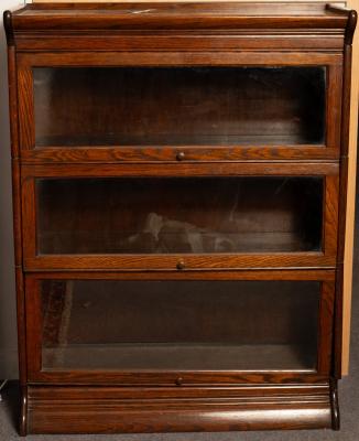 A Globe Wernicke oak bookcase of