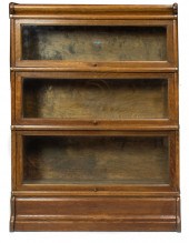 A GLOBE WERNICKE QUARTERSAWN O