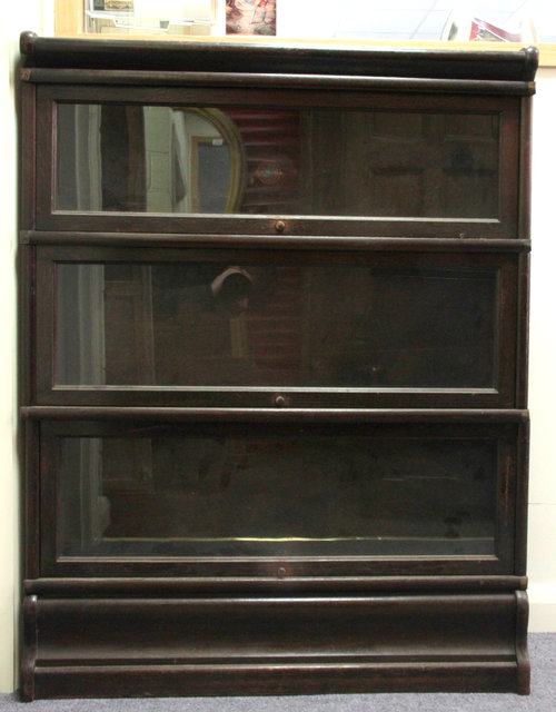 A Globe Wernicke three-section
