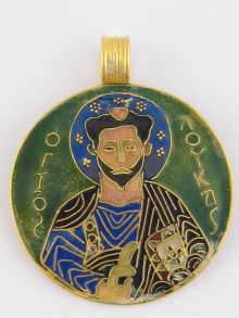 A gold and enamel pendant icon in