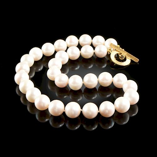 A GOLD AND PEARL LADY'S