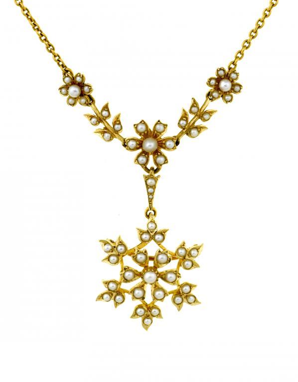 A GOLD AND SPLIT PEARL NECKLET with