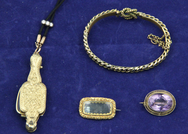 A gold cased French lorgnette