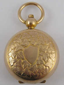 A gold plated sovereign case
