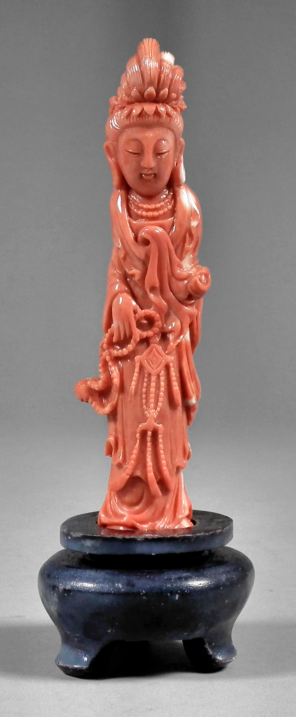A good Chinese carved red coral
