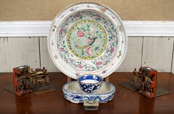 A good lot of Asian collectibles,