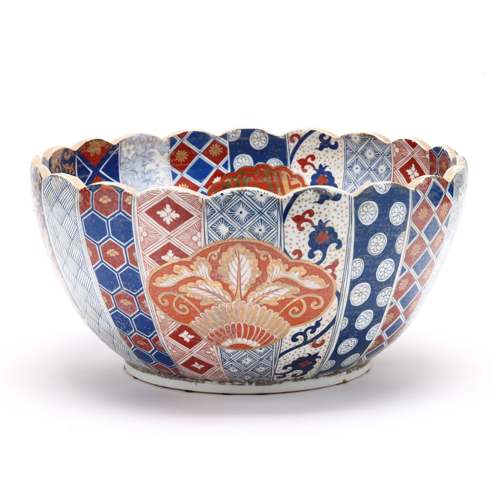 A GRAND JAPANESE PORCELAIN IMARI