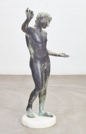 A GRAND TOUR STYLE BRONZE FIGU