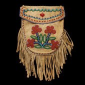 A GREAT LAKES BEADED HIDE POUC