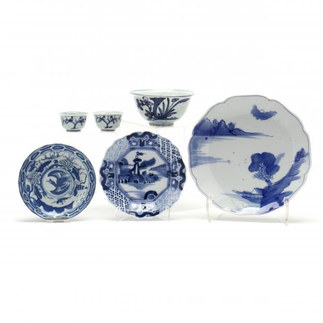 A GROUP OF ASIAN BLUE AND WHITE