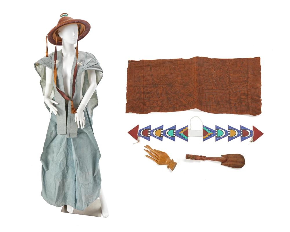 A GROUP OF ASSORTED CULTURAL ITEMSA