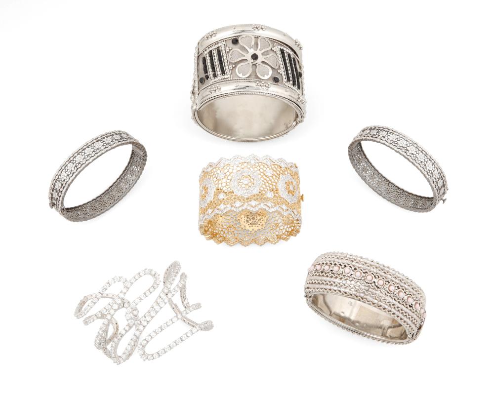 A GROUP OF BANGLE BRACELETSA