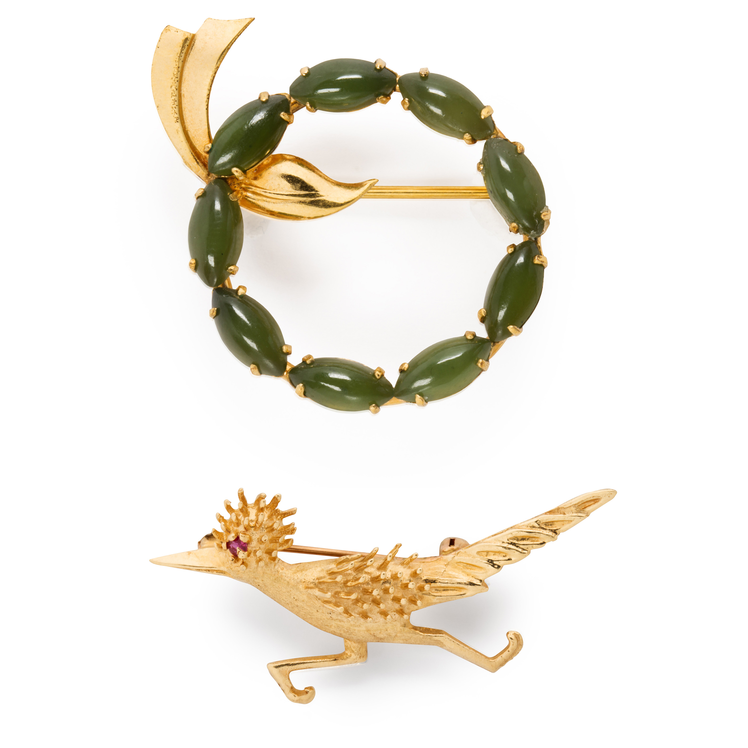 A GROUP OF BROOCHES A group of