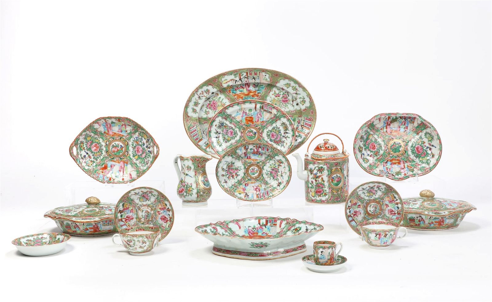 A GROUP OF CHINESE EXPORT CANTON