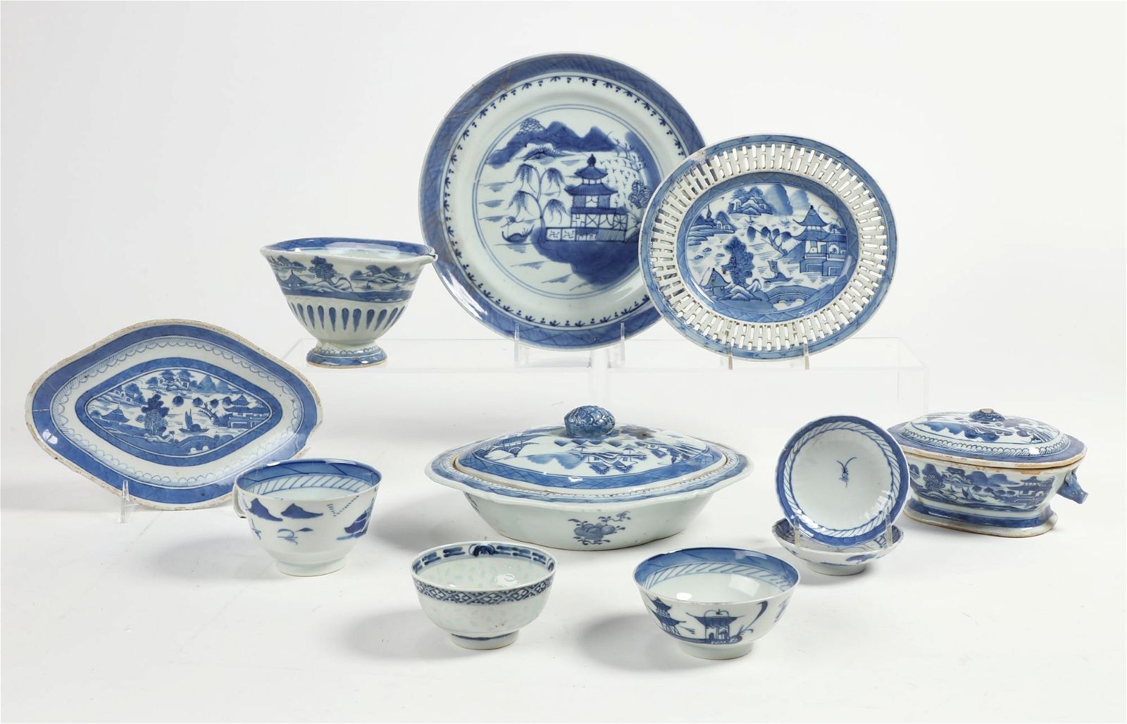 A GROUP OF CHINESE EXPORT BLUE