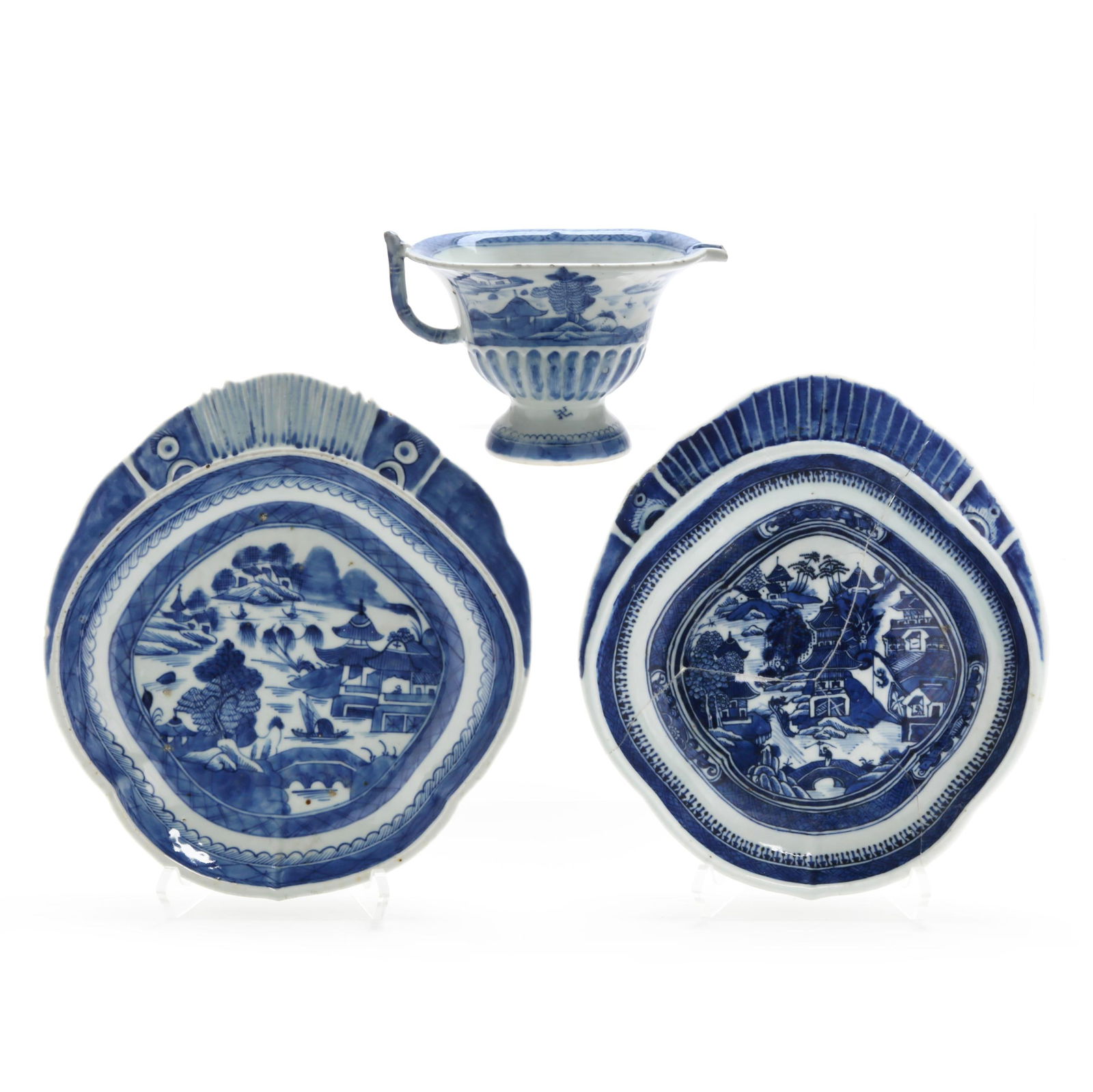 A GROUP OF CHINESE EXPORT PORCELAIN