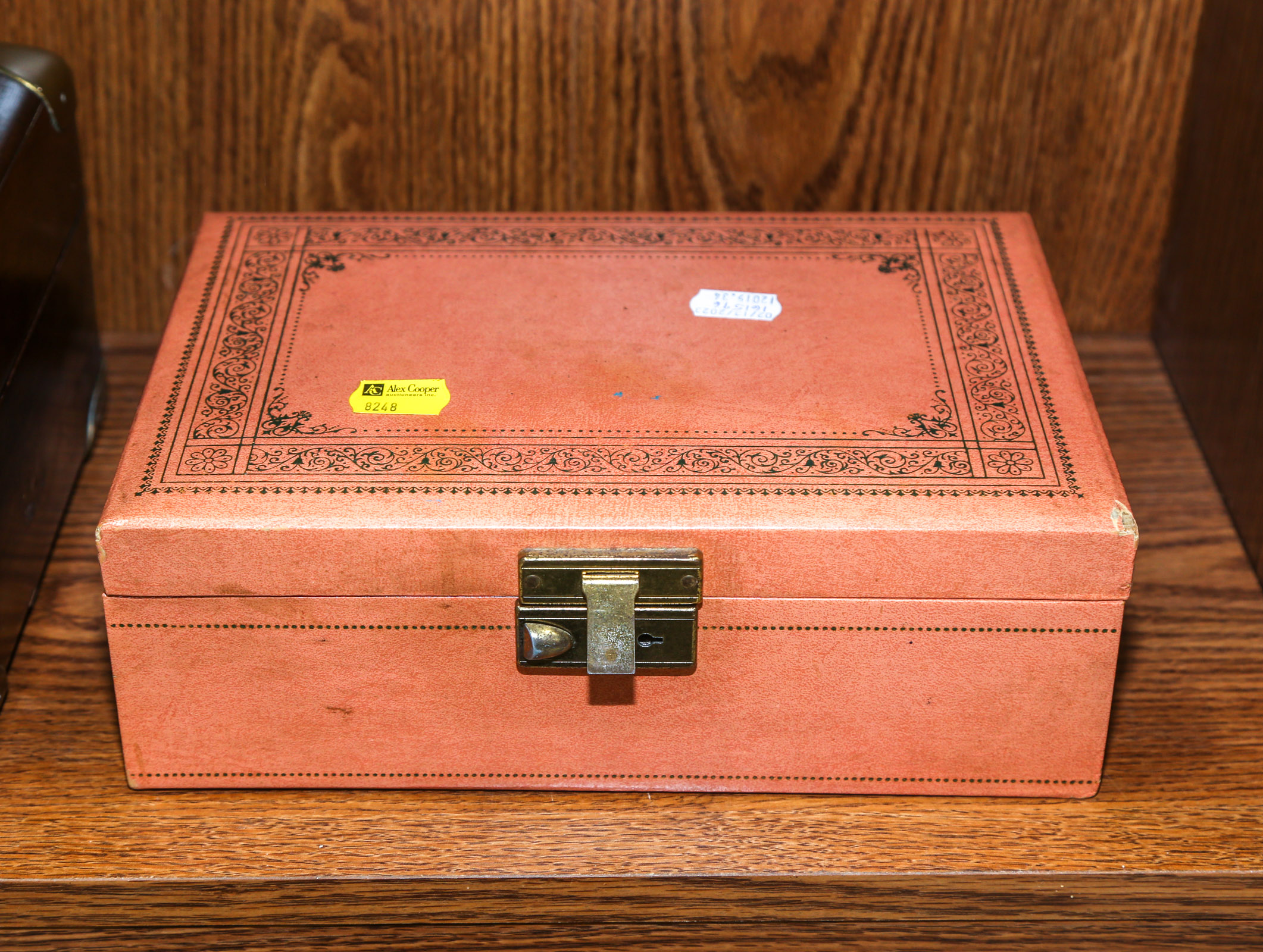 A GROUP OF COSTUME JEWELRY & BOX,