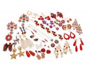 A GROUP OF COSTUME JEWELRYA gr