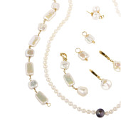 A GROUP OF CULTURED PEARL, 14K