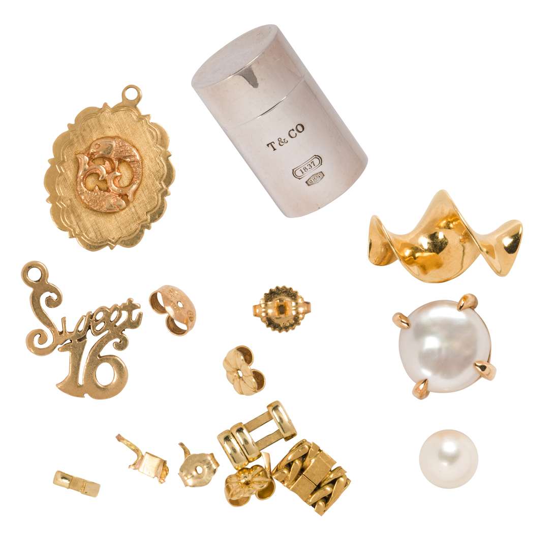 A GROUP OF CULTURED PEARL, GOLD AND