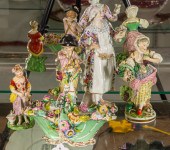 A GROUP OF ENGLISH PORCELAIN F