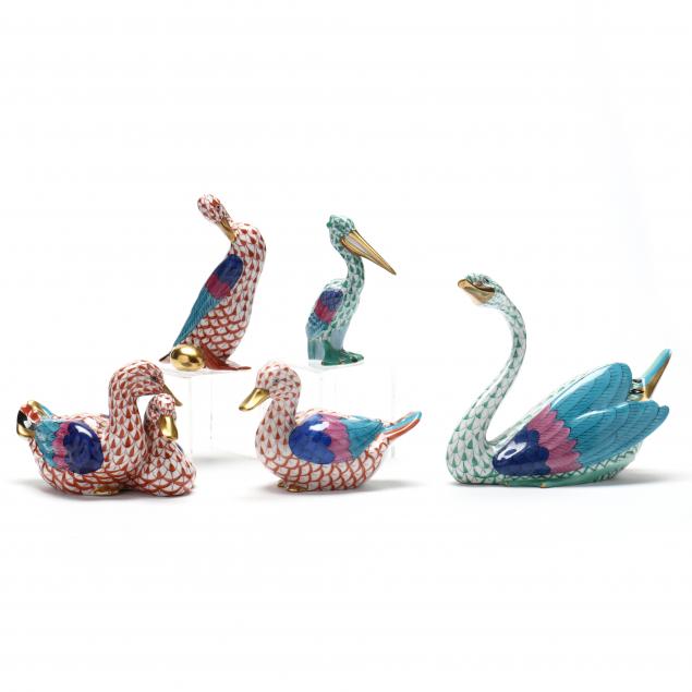 A GROUP OF FIVE HEREND FISHNET