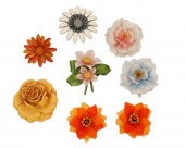 A GROUP OF FLORAL BROOCHESA gr