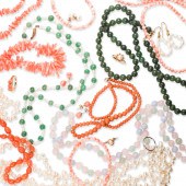 A GROUP OF GEMSTONE JEWELRY A