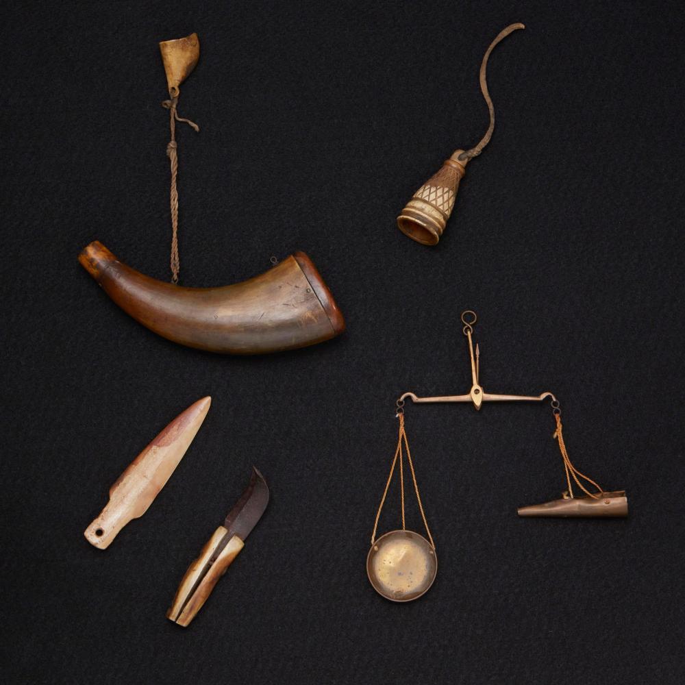 A GROUP OF GOLD MINING AND HORN
