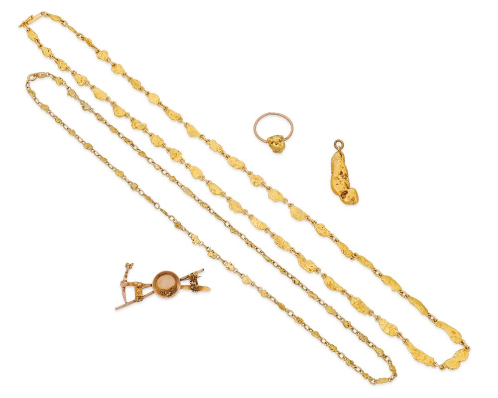 A GROUP OF GOLD NUGGET JEWELRYA