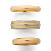 A GROUP OF GOLD OR PLATINUM RI