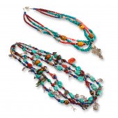 A GROUP OF HARDSTONE BEAD NECK