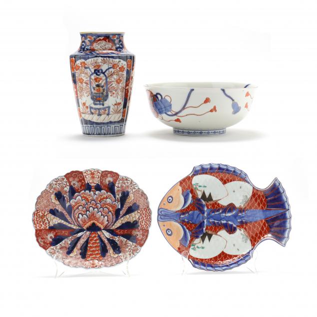 A GROUP OF JAPANESE IMARI SERVING