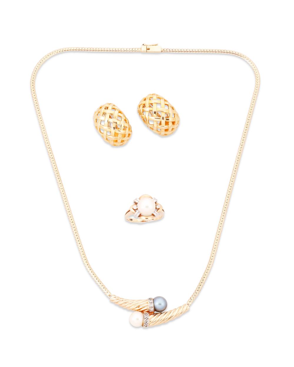 A GROUP OF JEWELRYA group of