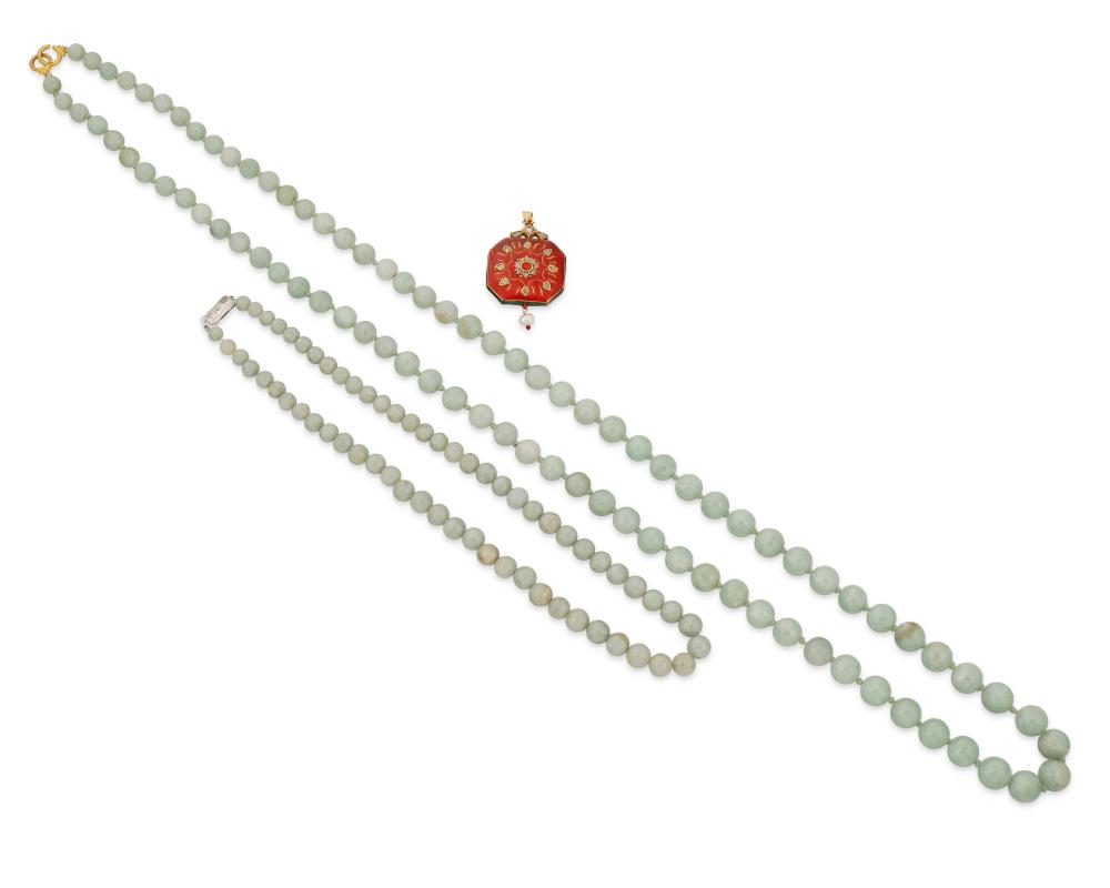 A GROUP OF JEWELRYA group of