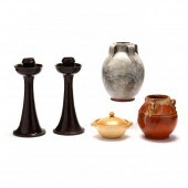 A GROUP OF JUGTOWN POTTERY: FO