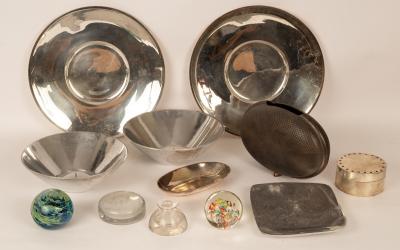 A group of metal ware, mostly