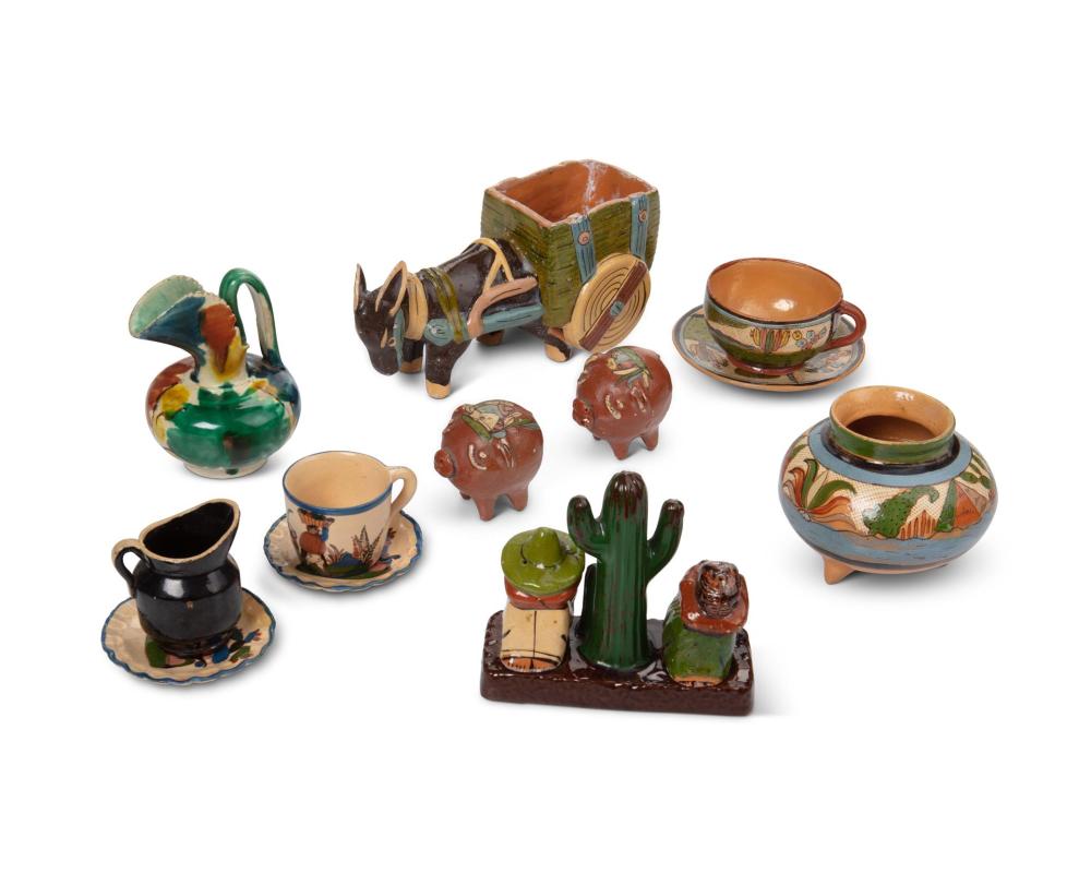 A GROUP OF MEXICAN POTTERY ITEMSA