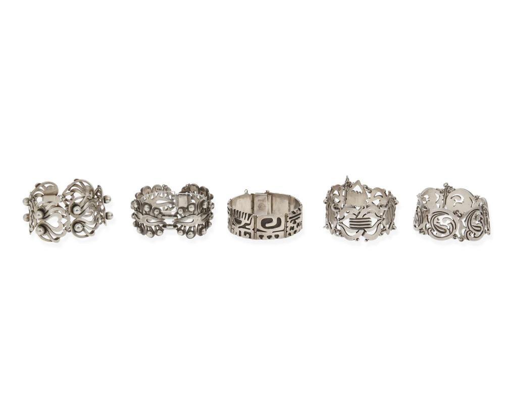 A GROUP OF MEXICAN SILVER LINK