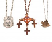 A GROUP OF MIXED METAL NECKLAC