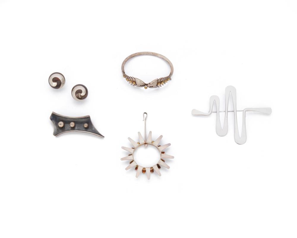 A GROUP OF MODERNIST SILVER JEWELRY