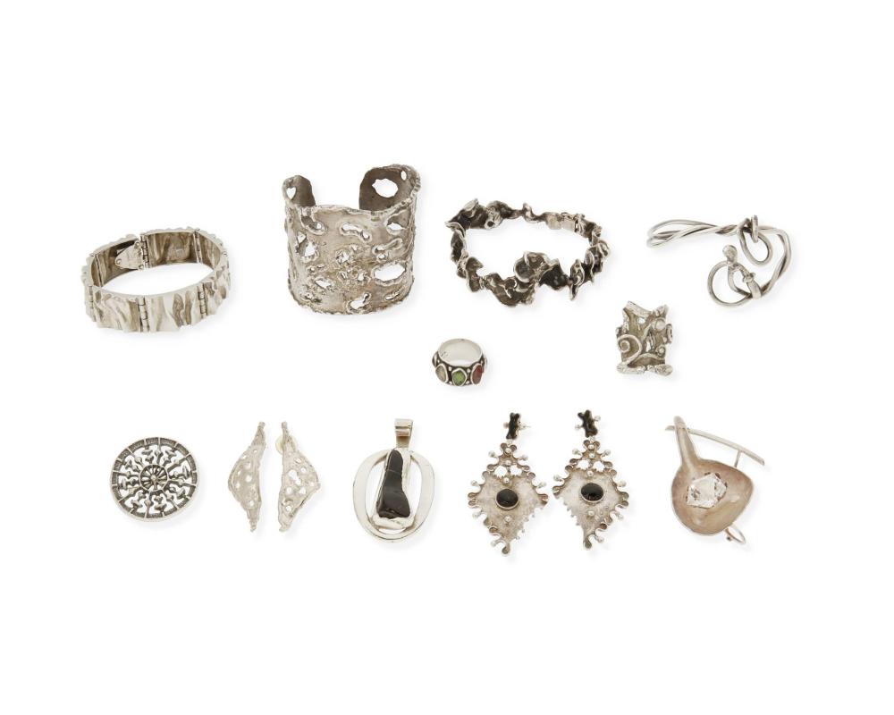 A GROUP OF MODERNIST-STYLE SILVER