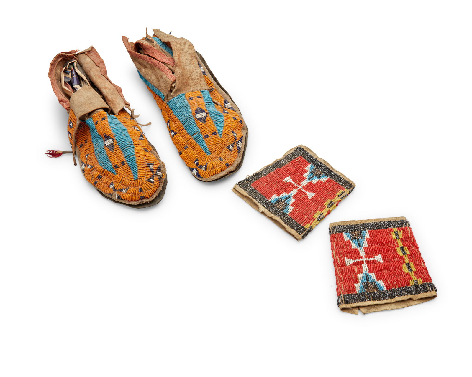 A GROUP OF NATIVE AMERICAN BEADED