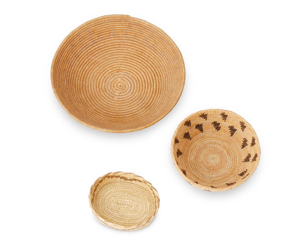A GROUP OF NATIVE AMERICAN BASKETSA