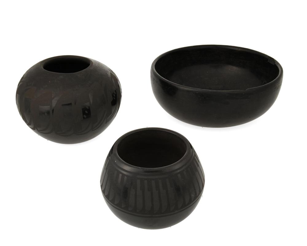 A GROUP OF PUEBLO POTTERY