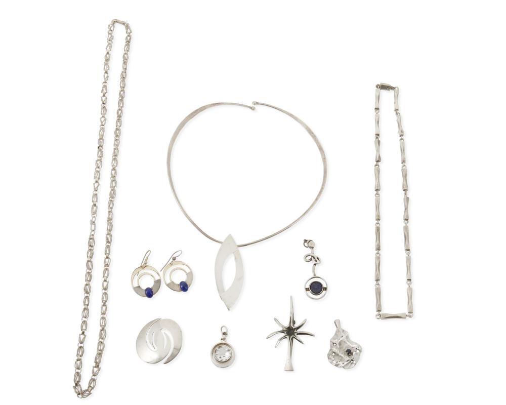 A GROUP OF SILVER AND SET STONE